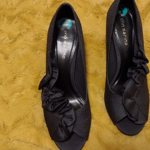 Ana Marino ruffle peep toe heels - Picture 3 of 5